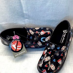 EASY STREET DAY OF THE DEAD  Women’s Clogs SLIP-RESISTANT SIZE: 5.5 COLOR: BLACK